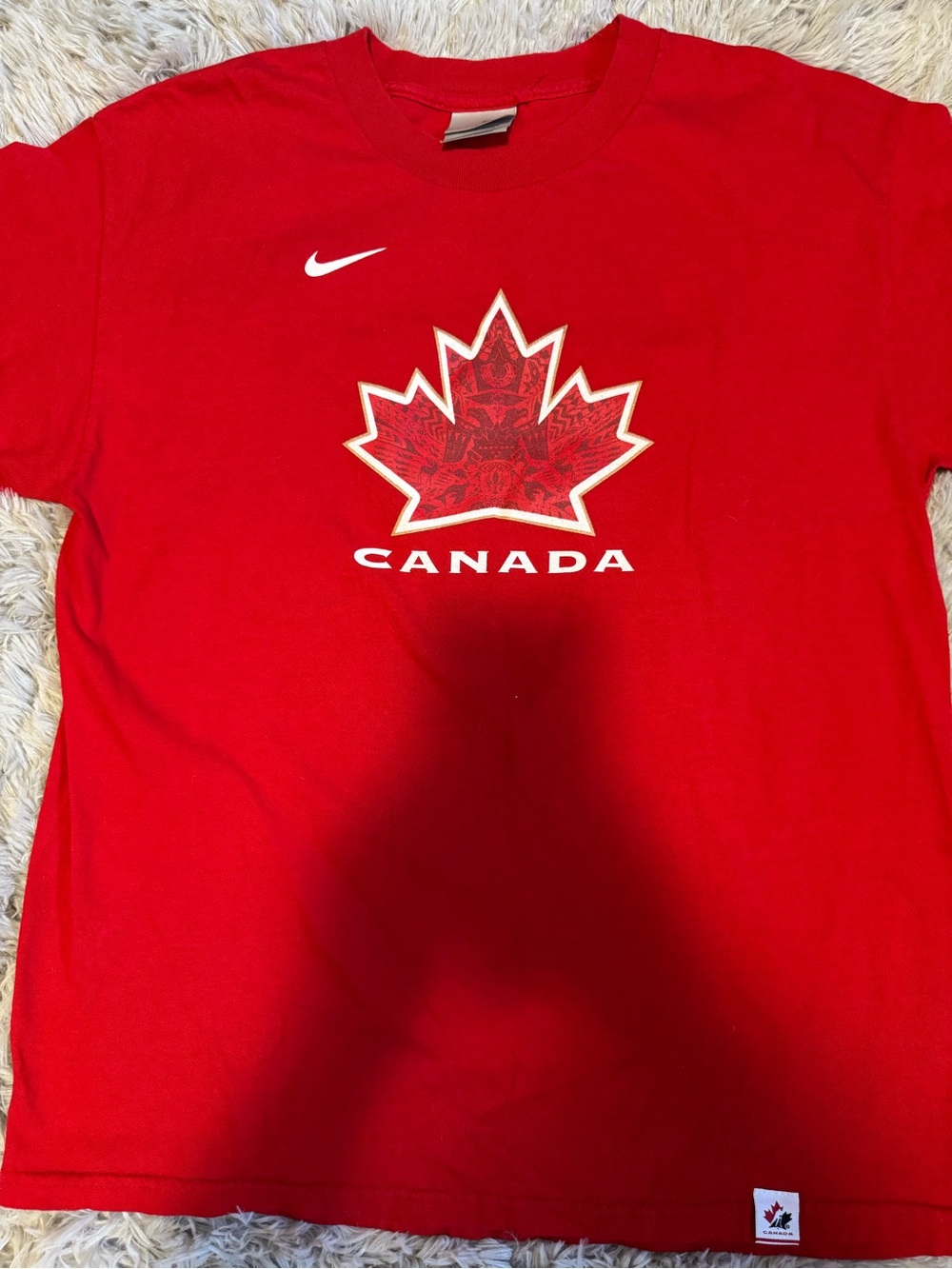Y2K era Nike Red Canada Maple Leaf Graphic Tee